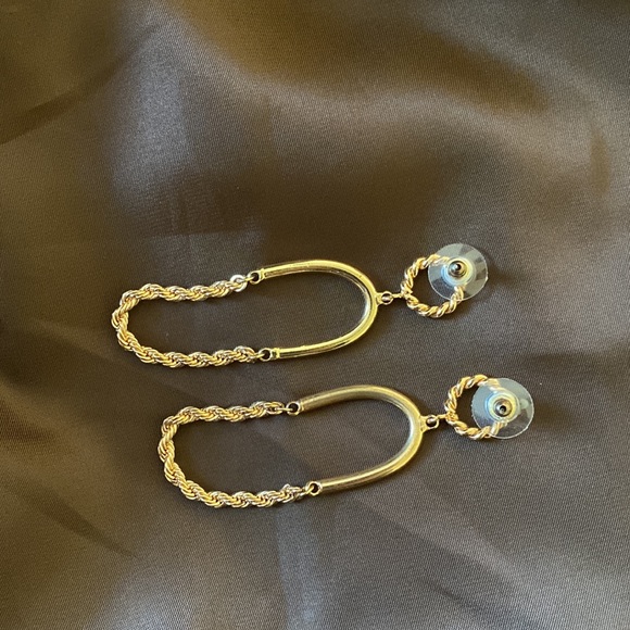 Dangling gold color half hoop/half chain hoop earrings - Picture 3 of 3